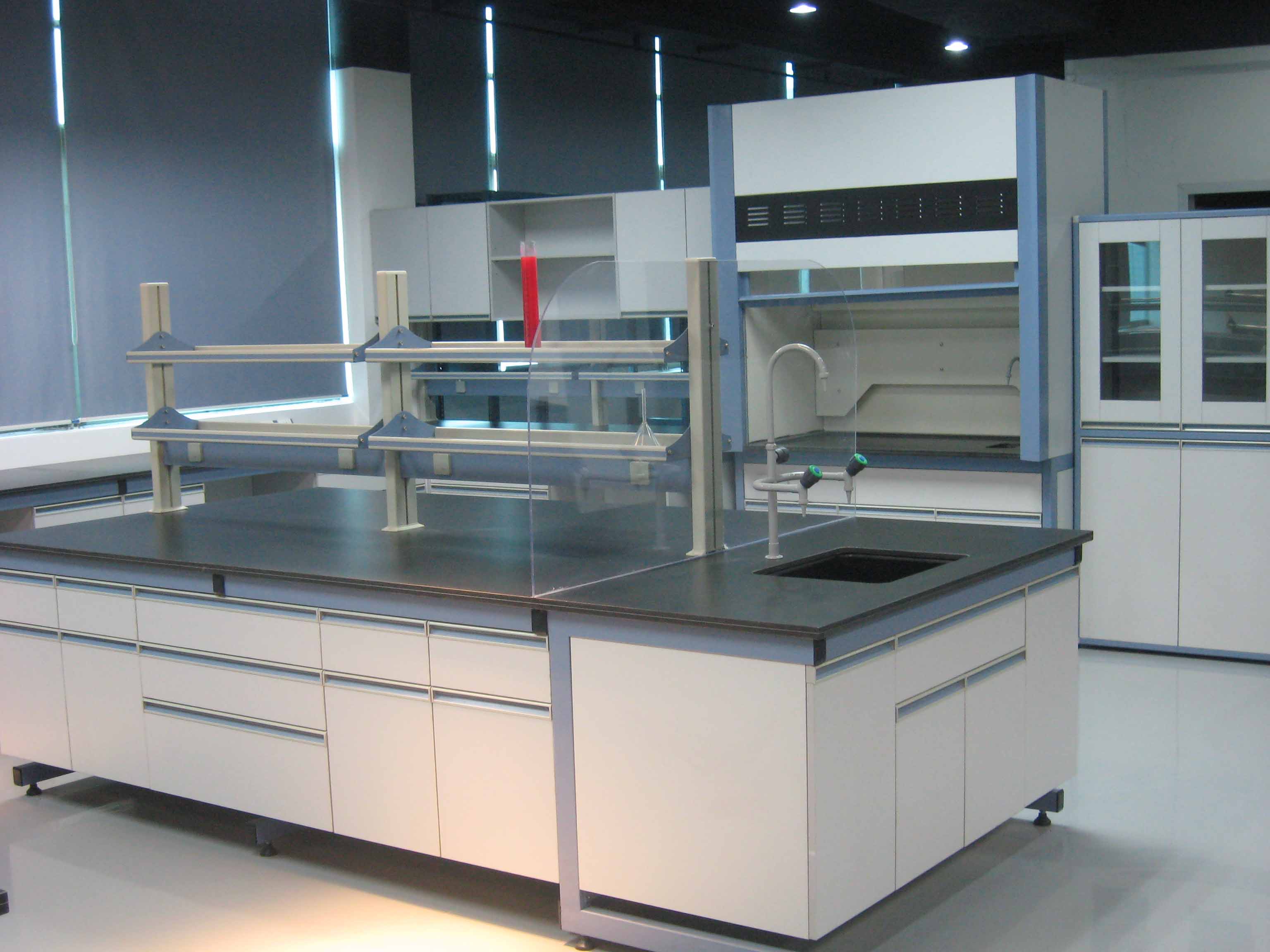 生物醫藥實驗室裝修材料的選擇與標準